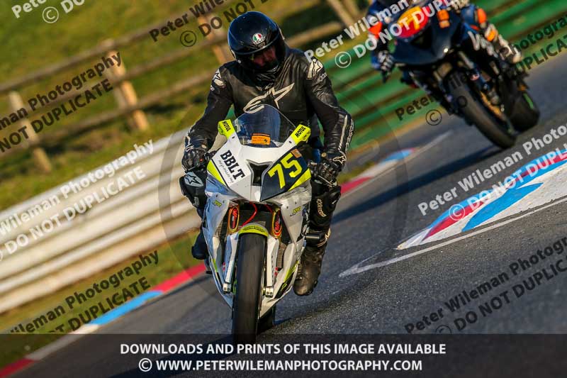 PJ Motorsport Photography 2018;enduro digital images;event digital images;eventdigitalimages;mallory park;mallory park photographs;mallory park trackday;mallory park trackday photographs;no limits trackdays;peter wileman photography;racing digital images;trackday digital images;trackday photos